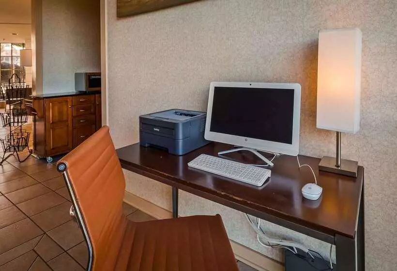 فندق Best Western De Anza Inn