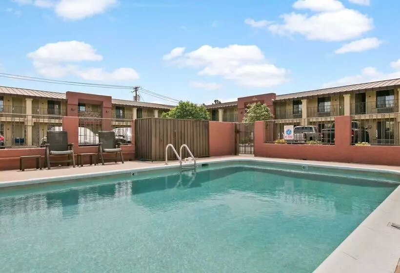 فندق Best Western Desert Inn