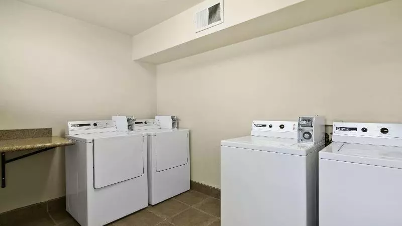 فندق Best Western Desert Inn