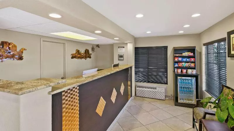 فندق Best Western Desert Inn