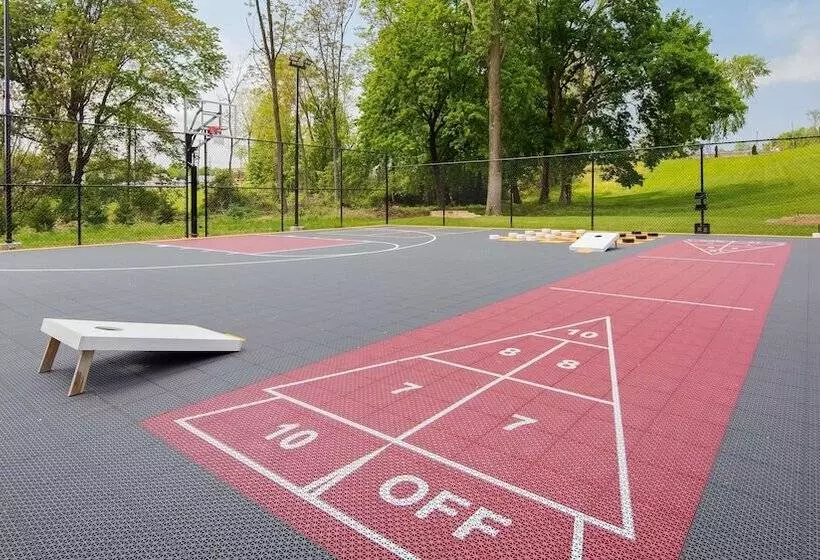 Отель Best Western Plus Concordville