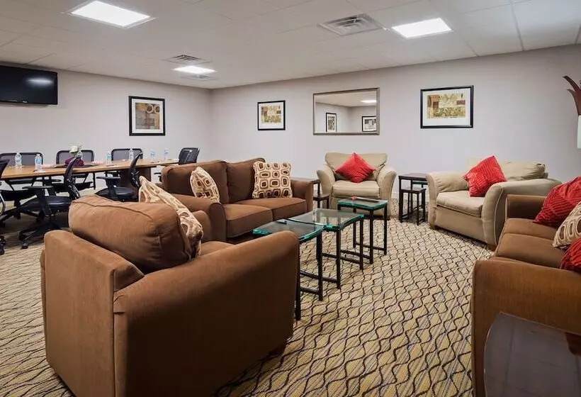 Отель Best Western Plus Concordville