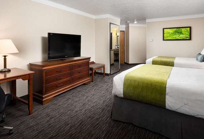 هتل Best Western Plus Landmark Inn