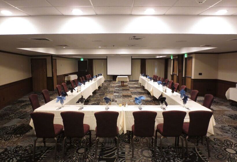 هتل Best Western Plus Landmark Inn