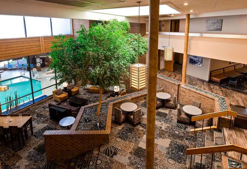 هتل Best Western Plus Landmark Inn