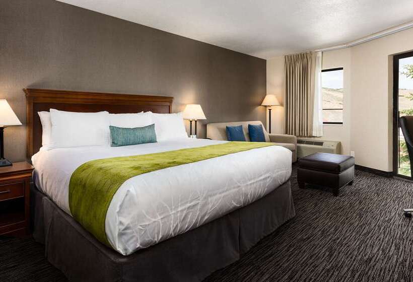 هتل Best Western Plus Landmark Inn