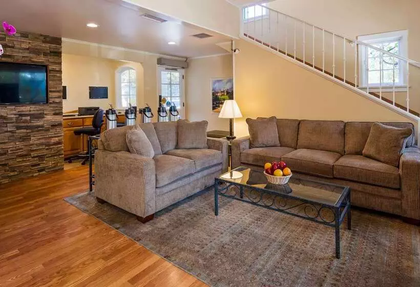 בית מלון כפרי Best Western Plus Santa Barbara