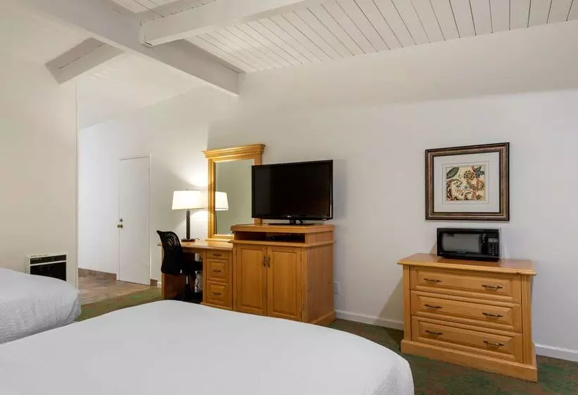 בית מלון כפרי Best Western Plus Santa Barbara