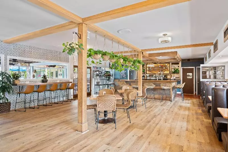 בית מלון כפרי Best Western Plus Santa Barbara