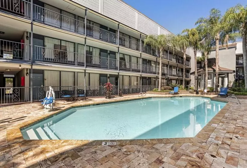 فندق Best Western Plus Westbank