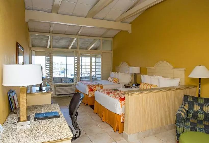 호텔 Best Western Plus Yacht Harbor Inn