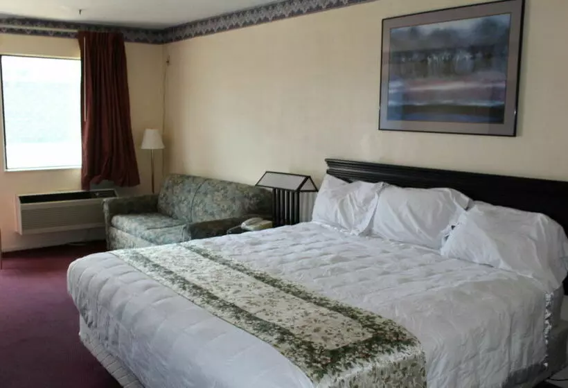 فندق Carefree Inn