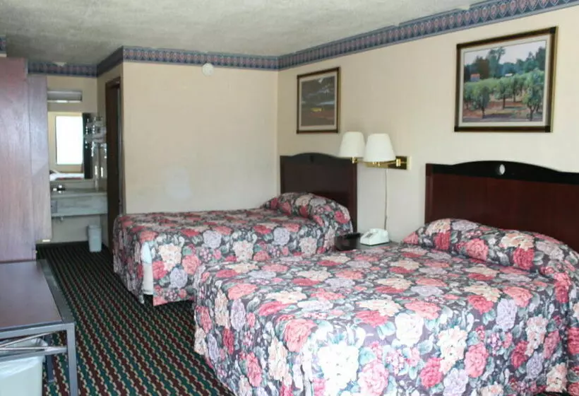 فندق Carefree Inn