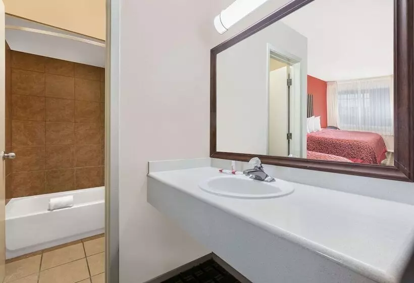 فندق Days Inn By Wyndham College Station University Drive