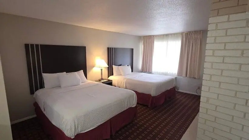هتل Days Inn By Wyndham College Station University Drive
