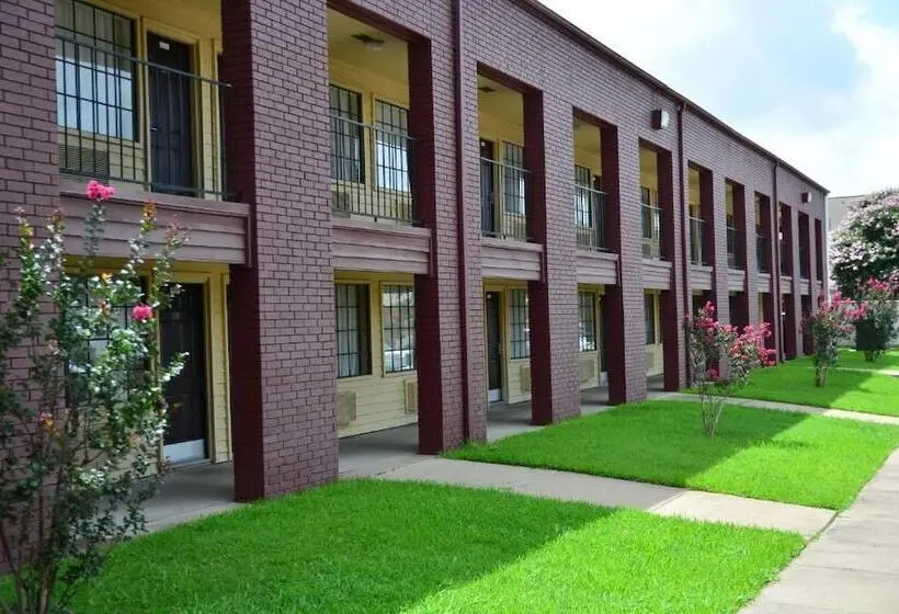 هتل Days Inn By Wyndham College Station University Drive