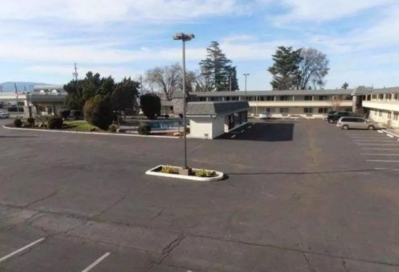 Hotel Econo Lodge Inn & Suites Central
