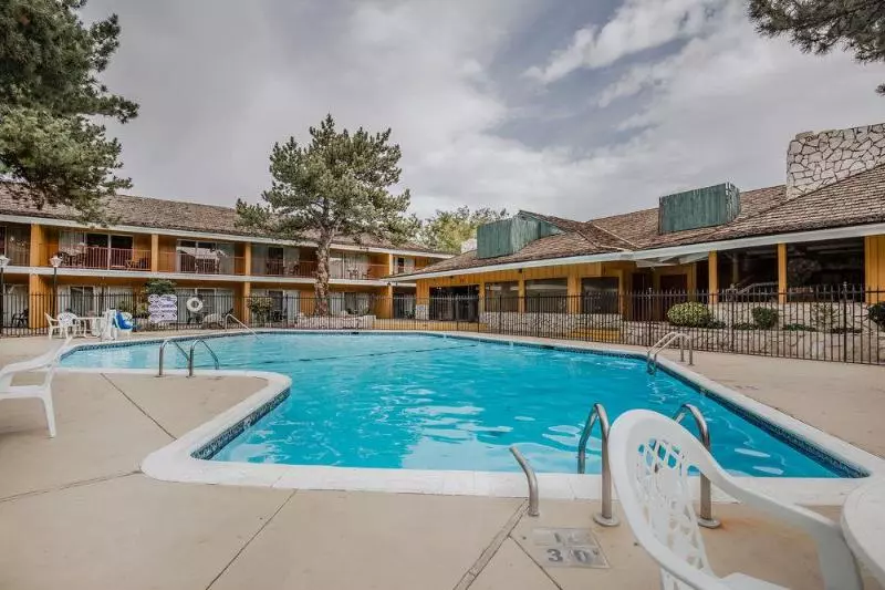 Отель Econo Lodge Near Reno Sparks Convention Center