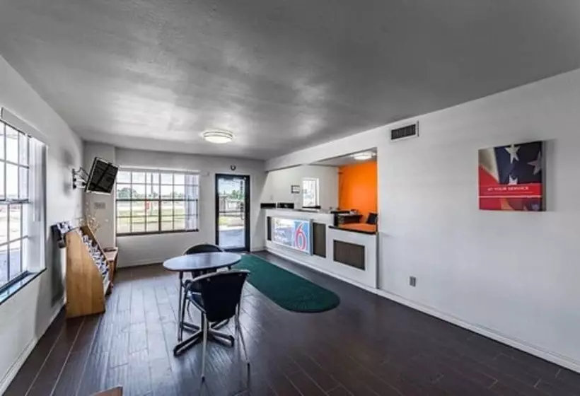 Hotel Giddings Executive Inn