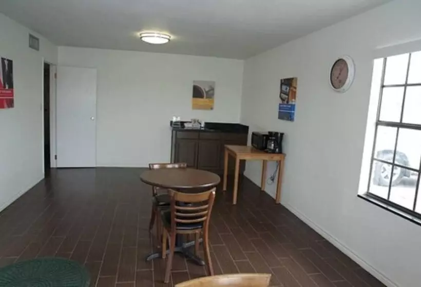 Hotel Giddings Executive Inn