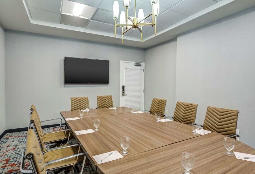 Отель Hilton Garden Inn Boston/waltham