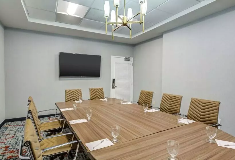 فندق Hilton Garden Inn Boston/waltham