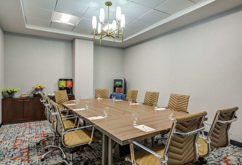 Отель Hilton Garden Inn Boston/waltham