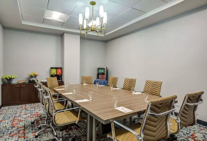 فندق Hilton Garden Inn Boston/waltham