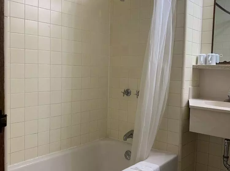 Отель Lincoln Lodge