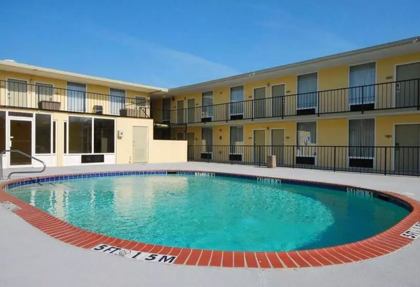 호텔 Mill Tree Inn Millington