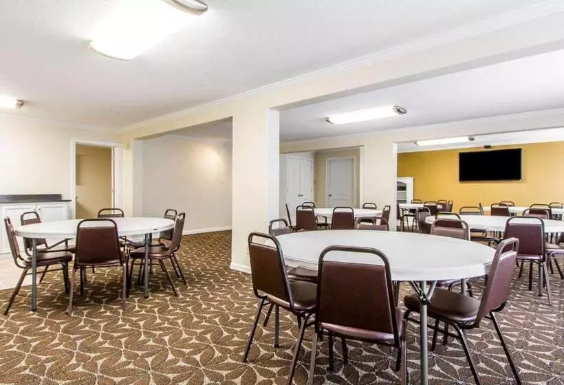 호텔 Mill Tree Inn Millington