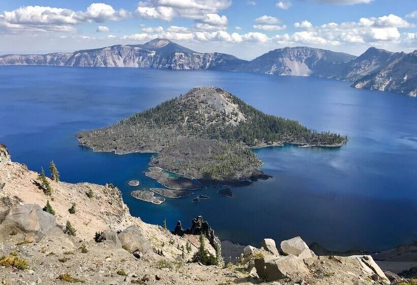 בית מלון כפרי Oakridge Inn & Suites