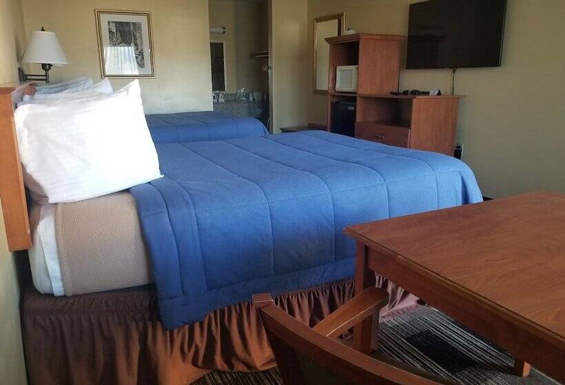 בית מלון כפרי Oakridge Inn & Suites