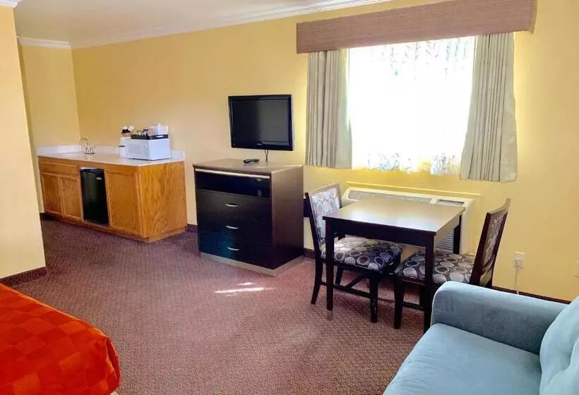 호텔 Olive Tree Inn & Suites