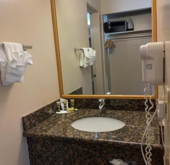 هتل Olive Tree Inn & Suites