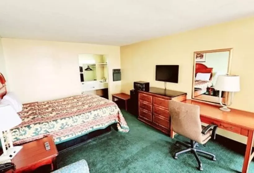 Отель Roadside Inn