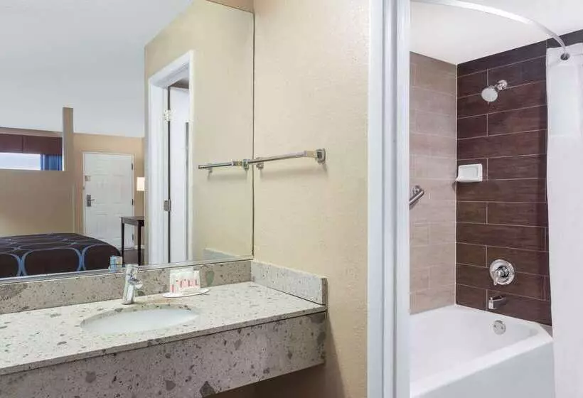 Hotel Super 8 By Wyndham Ellenton Bradenton Area