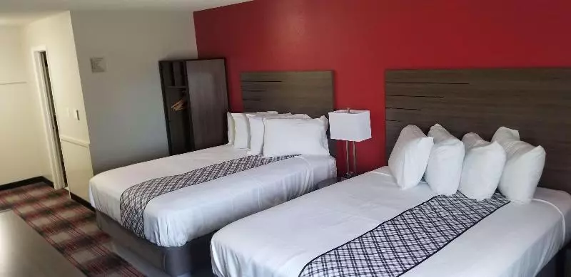 Surestay Hotel By Best Western Higginsville