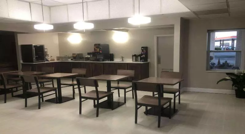 Surestay Hotel By Best Western Higginsville