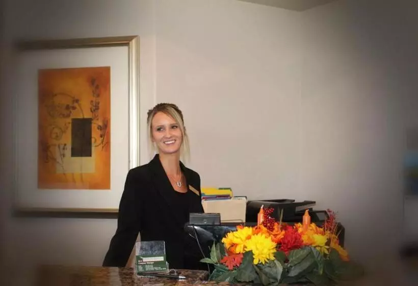 Отель Greenwell Inn