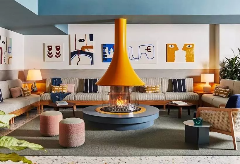 Hotel Wayfinder Newport