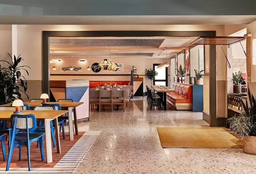 Hotel Wayfinder Newport