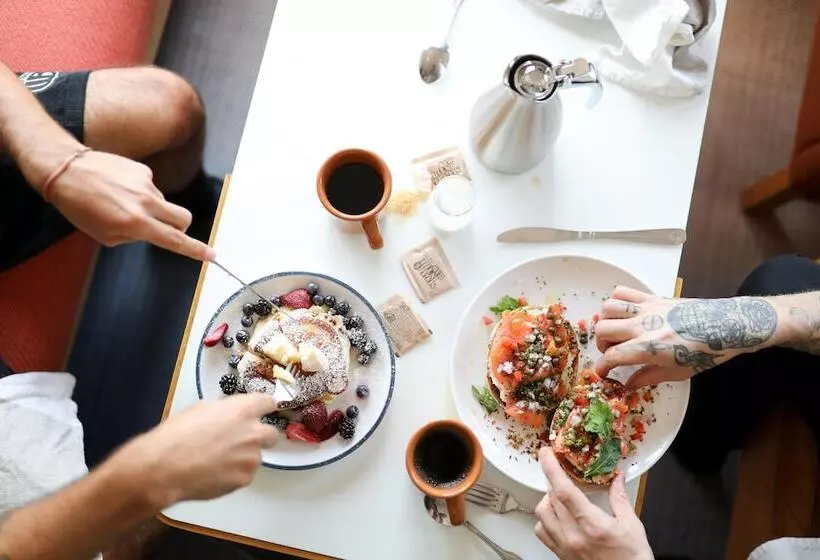 Hotel Wayfinder Newport