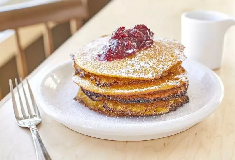 Hotel Wayfinder Newport