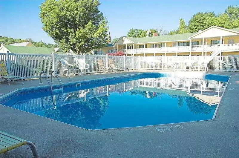 Ludlow Colonial Motel