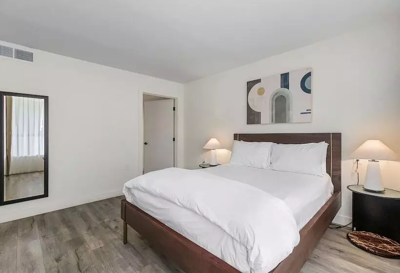 渡假胜地  Papago Motor