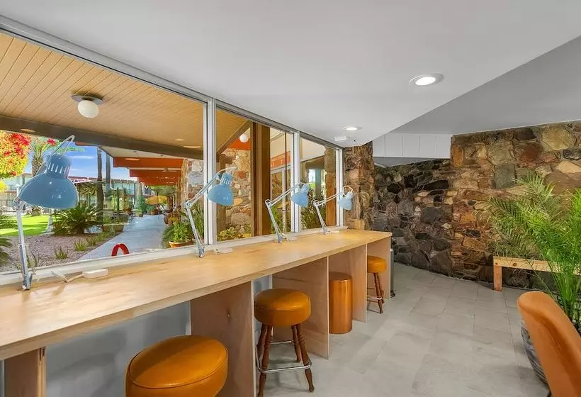 渡假胜地  Papago Motor