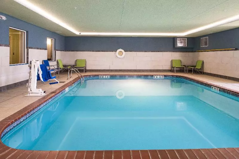 Holiday Inn Express Hotel & Suites Burlington, An Ihg
