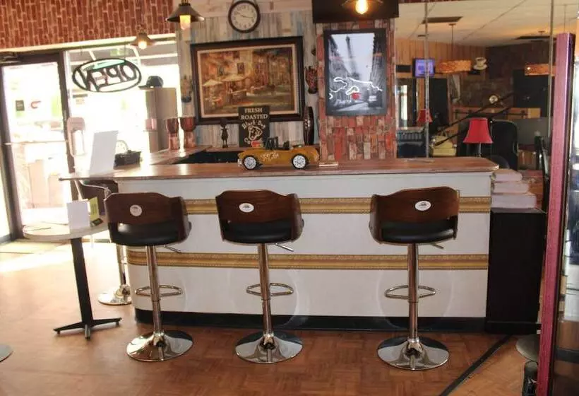 Szálloda Apm Inn And Suites