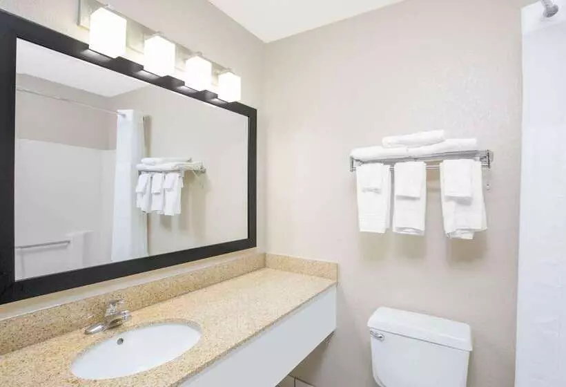 فندق Baymont By Wyndham Ames